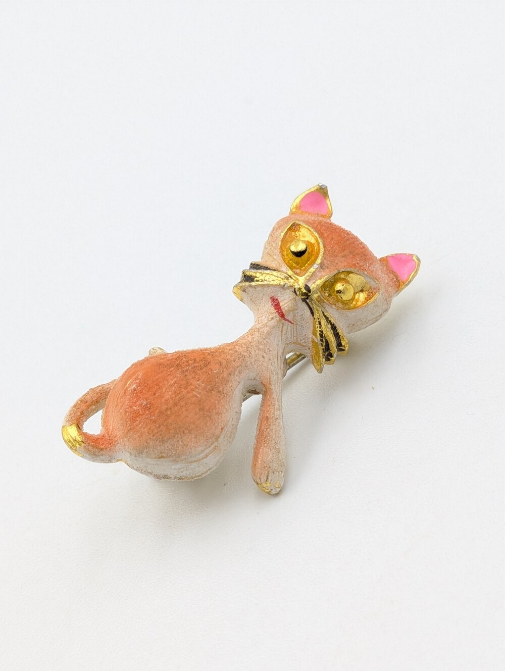 Vintage mid-century small cat enamel brooch pin